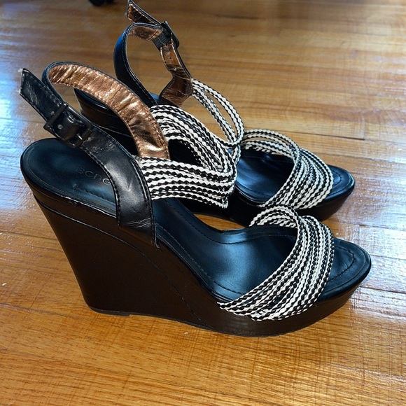 BCBGeneration Black & White Wedges - Picture 4 of 12